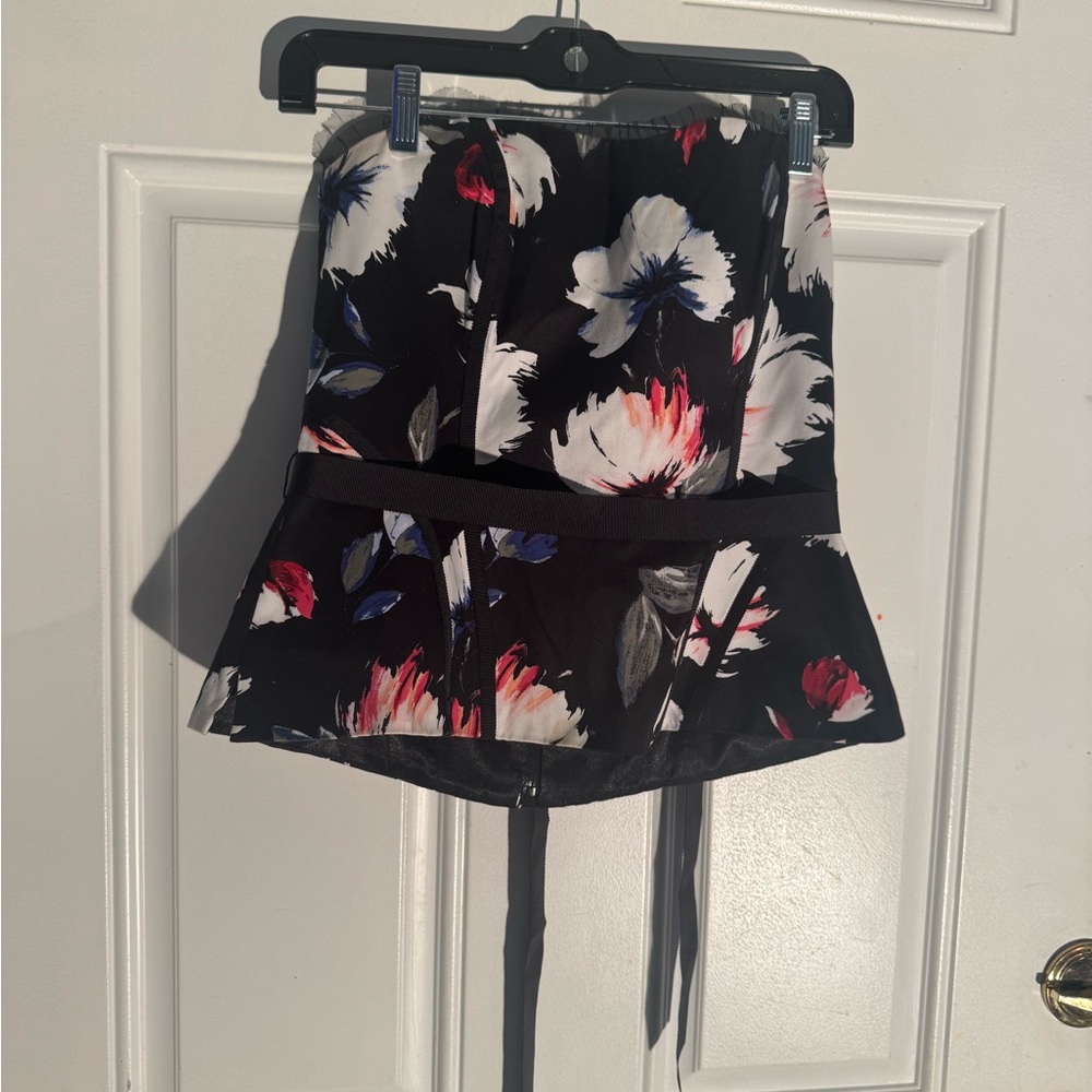 White House Black Market Floral Mini Skirt